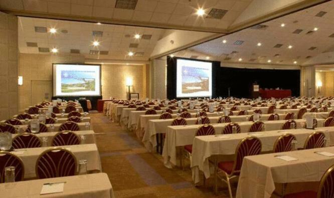 Resort & Conference Center At Hyannis Exterior photo